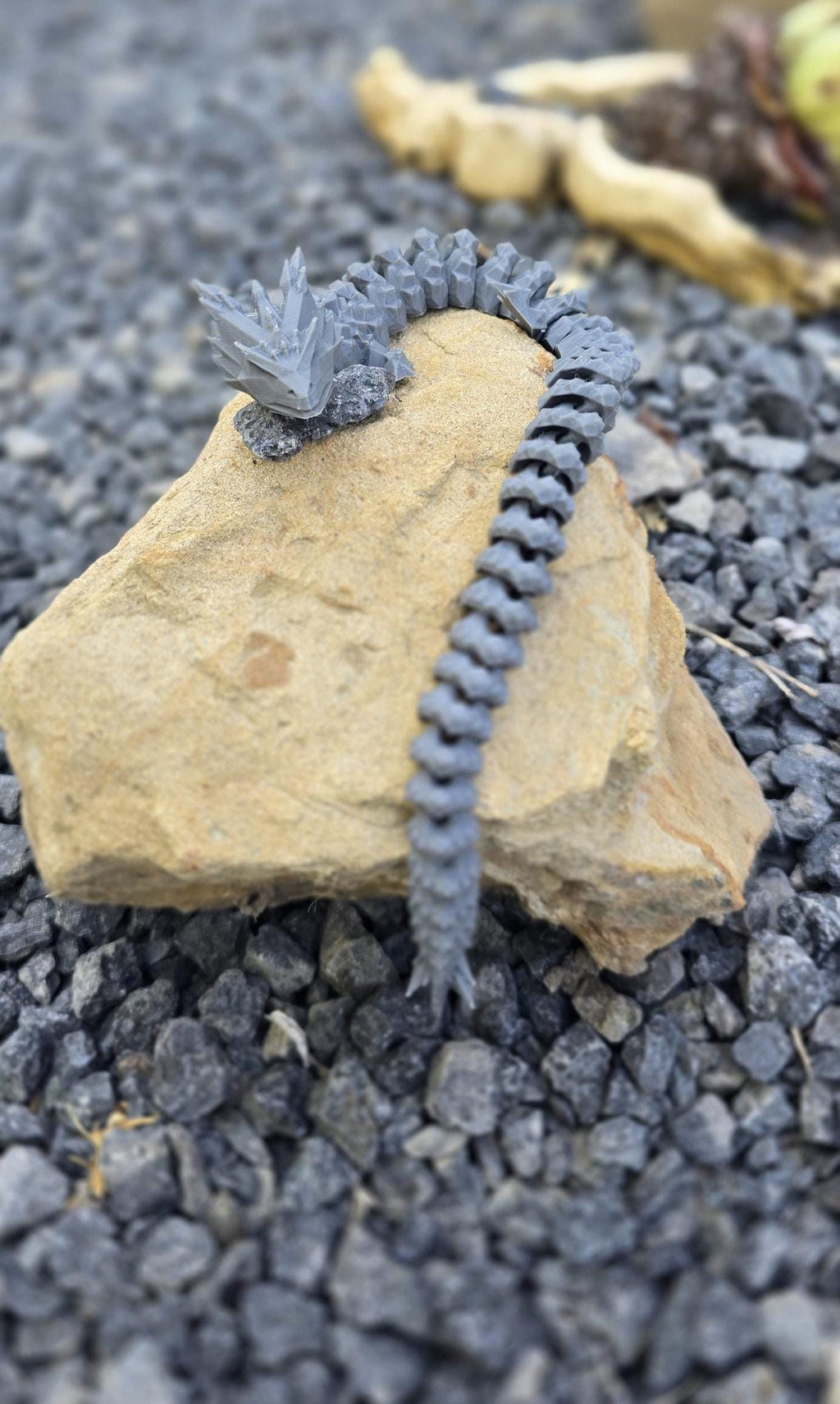 3D Printed Dragon egg w/ Dragon